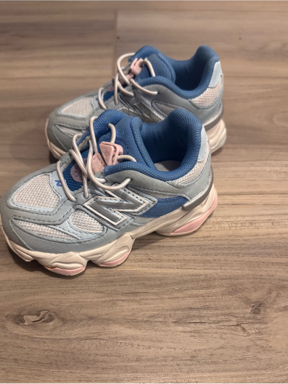 New Balance Pastel Blue & Pink Toddlers' Sneakers - Picture 2 of 8